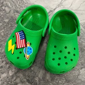 Kids green crocs size 5 , like new